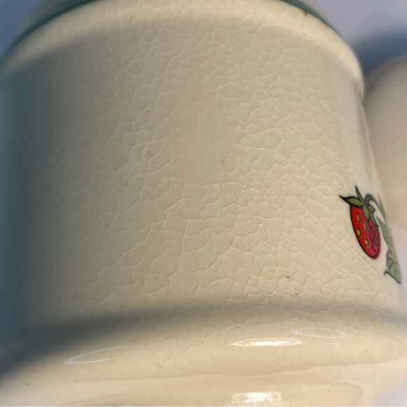 SHEFFIELD STRAWBERRIES 'N CREAM STONEWARE. HARD TO FIND. SUGAR & CREAMER" - Picture 10 of 11